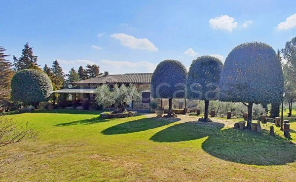 casa indipendente in vendita a Sinalunga