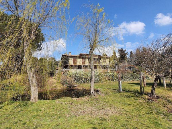 casa indipendente in vendita a Sinalunga