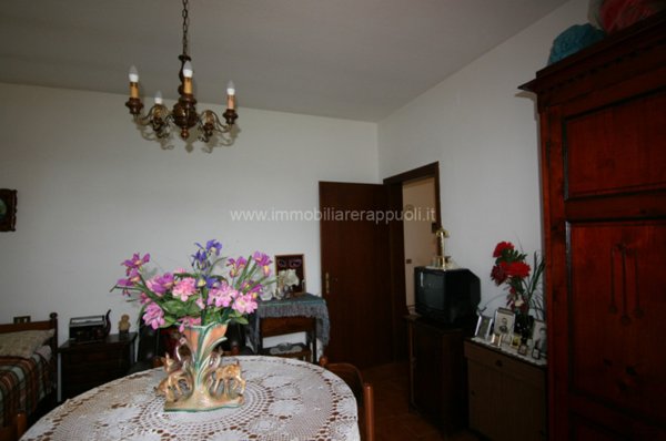 casa indipendente in vendita a Sinalunga