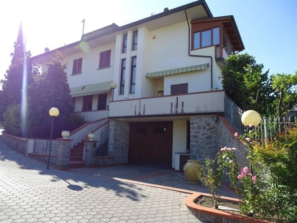 negozio in vendita a Sinalunga in zona Bettolle