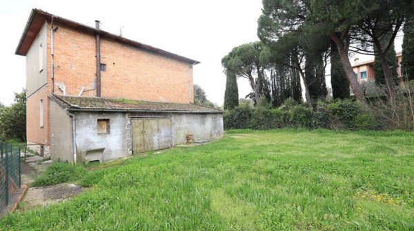casa indipendente in vendita a Sinalunga in zona Bettolle