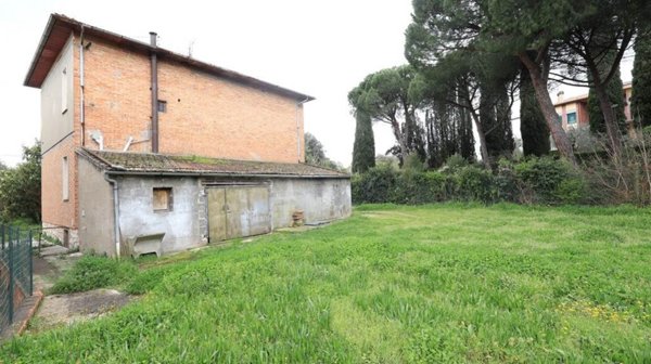 casa indipendente in vendita a Sinalunga in zona Bettolle