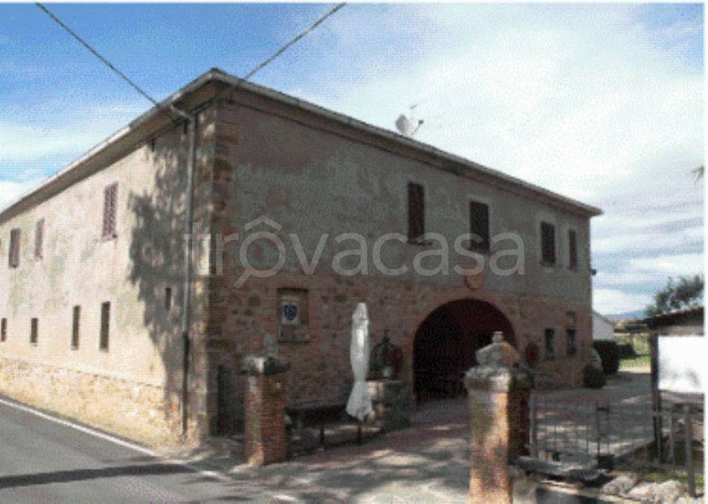 casa indipendente in vendita a Sinalunga