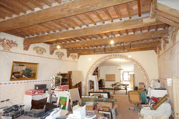intera palazzina in vendita a Sinalunga