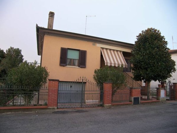 casa indipendente in vendita a Sinalunga in zona Guazzino