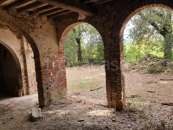 casa indipendente in vendita a Sinalunga