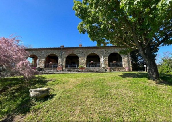 villa in vendita a Sinalunga