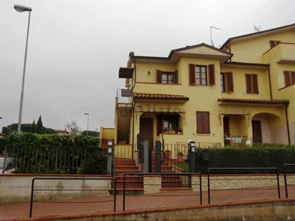 appartamento in vendita a Sinalunga in zona Guazzino