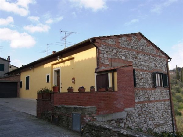 casa indipendente in vendita a Sinalunga