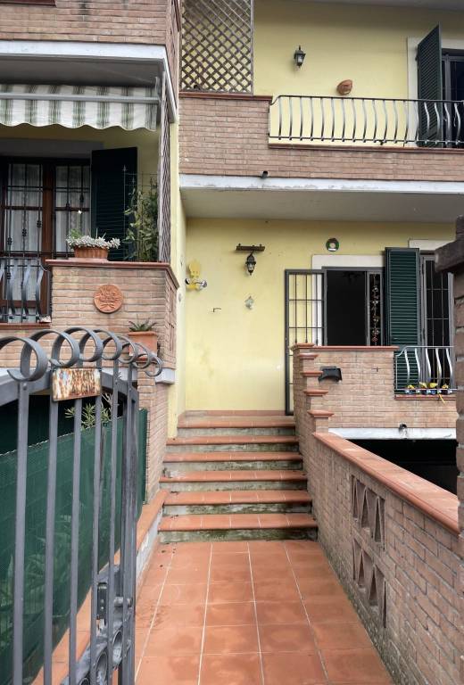 casa indipendente in vendita a Sinalunga