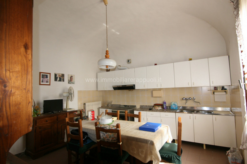 casa indipendente in vendita a Sinalunga in zona Bettolle