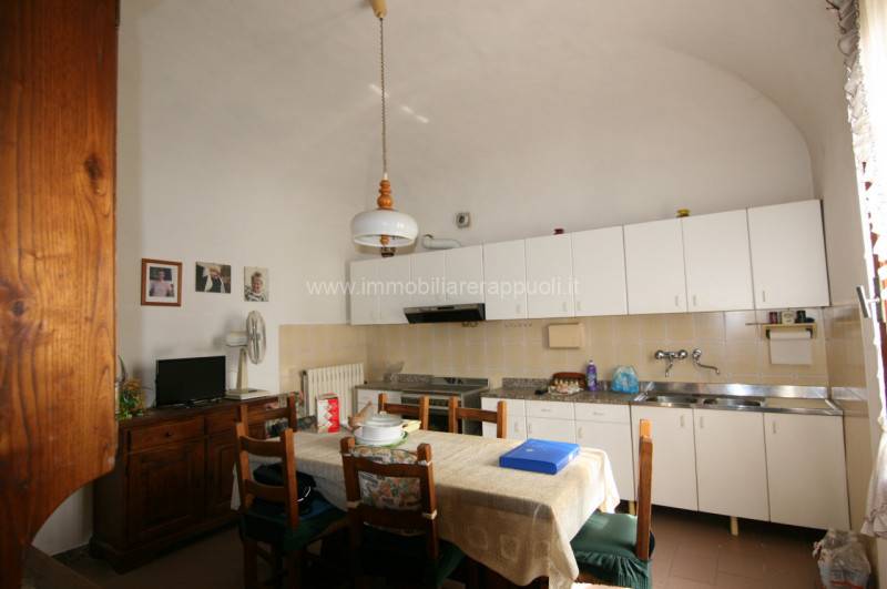 casa indipendente in vendita a Sinalunga in zona Bettolle