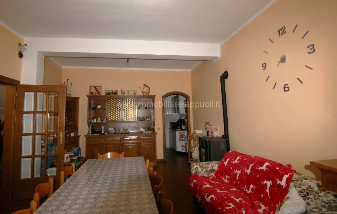 casa indipendente in vendita a Sinalunga in zona Bettolle