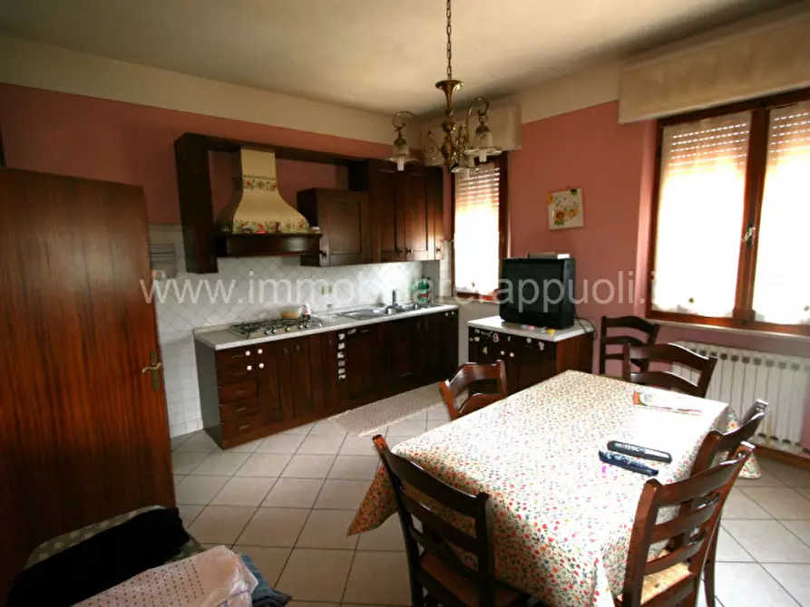 casa indipendente in vendita a Sinalunga in zona Bettolle