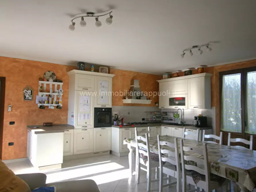 casa indipendente in vendita a Sinalunga