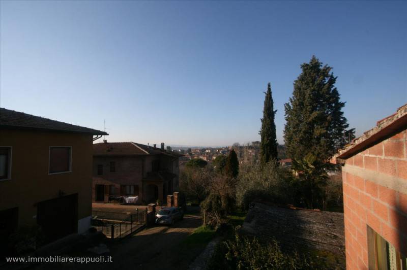casa indipendente in vendita a Sinalunga in zona Bettolle