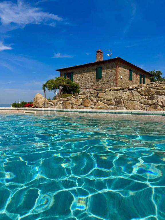 casa indipendente in vendita a Sinalunga