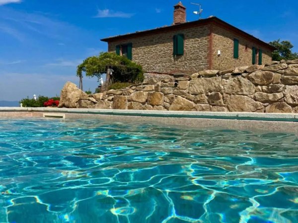 casa indipendente in vendita a Sinalunga