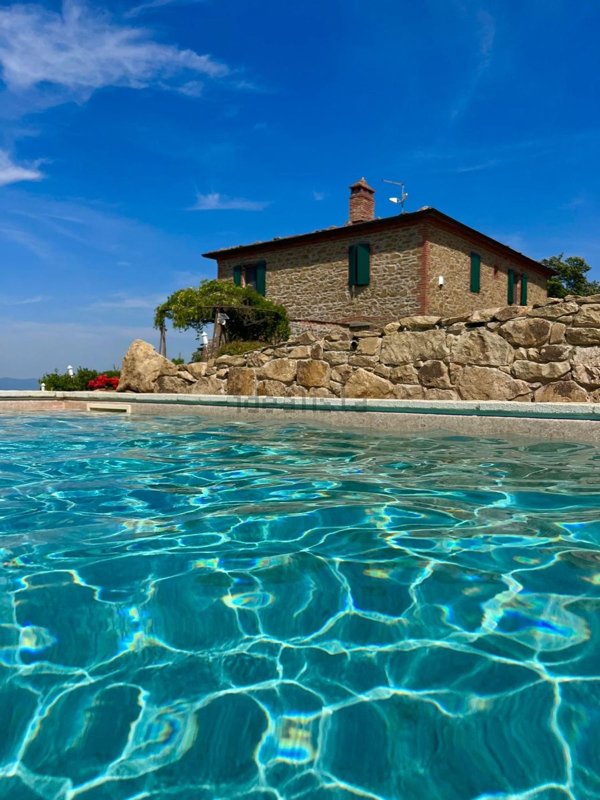 casa indipendente in vendita a Sinalunga