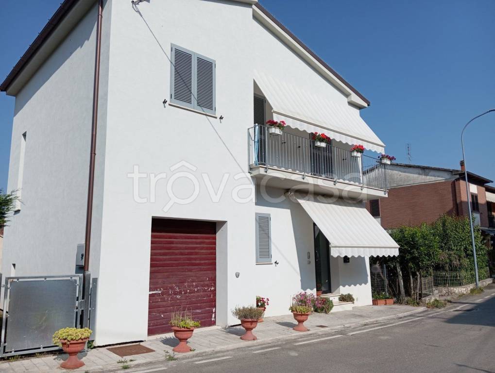 casa indipendente in vendita a Sinalunga