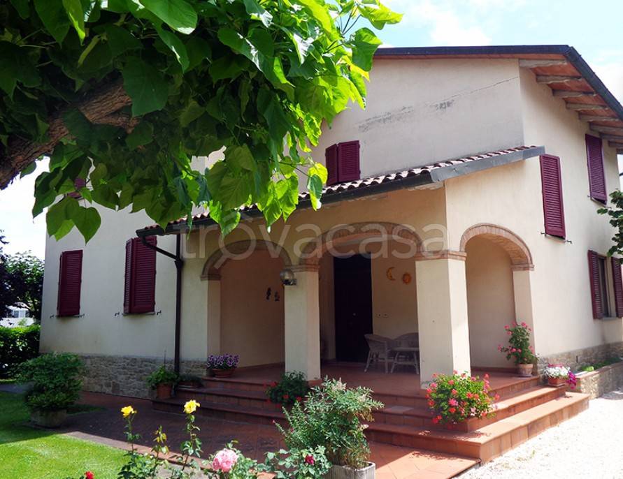 casa indipendente in vendita a Sinalunga