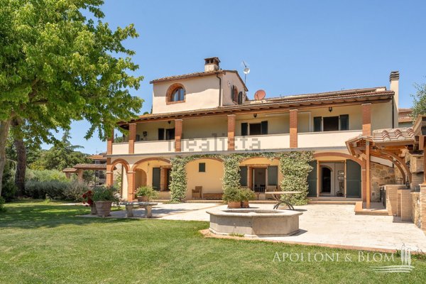 casa indipendente in vendita a Sinalunga
