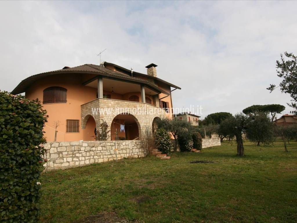 casa indipendente in vendita a Sinalunga