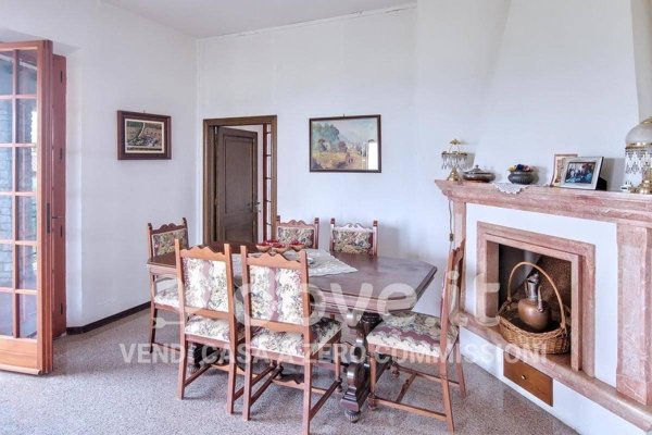 casa indipendente in vendita a Sinalunga