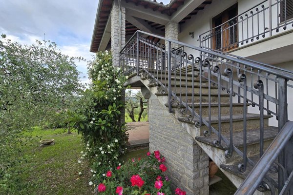 casa indipendente in vendita a Sinalunga