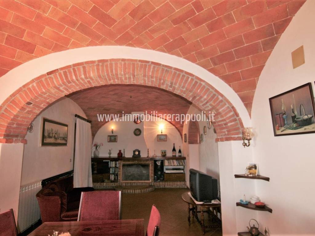 casa indipendente in vendita a Sinalunga