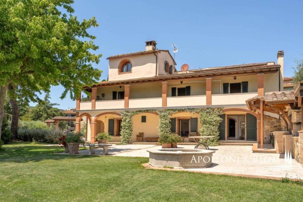 casa indipendente in vendita a Sinalunga