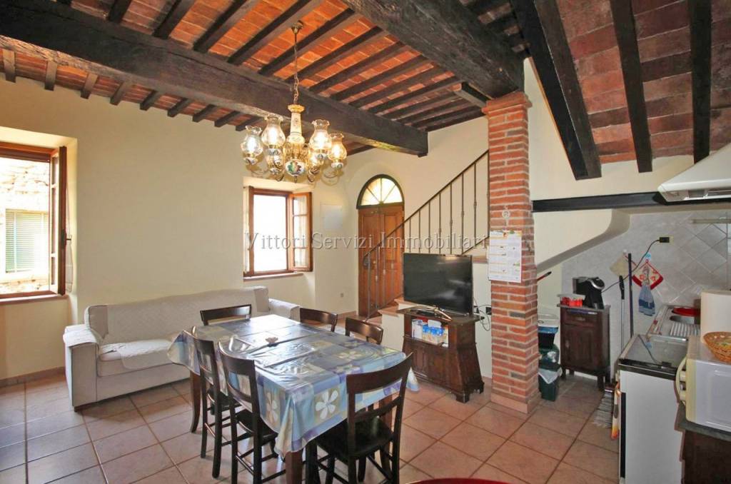 casa indipendente in vendita a Sinalunga in zona Rigomagno
