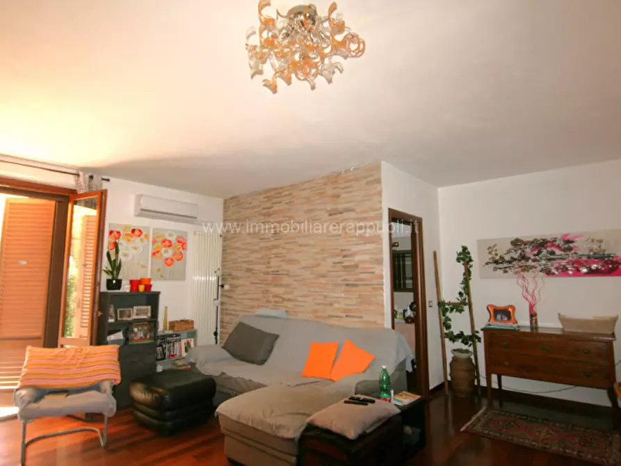 casa indipendente in vendita a Sinalunga