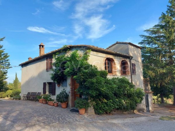 casa indipendente in vendita a Sinalunga