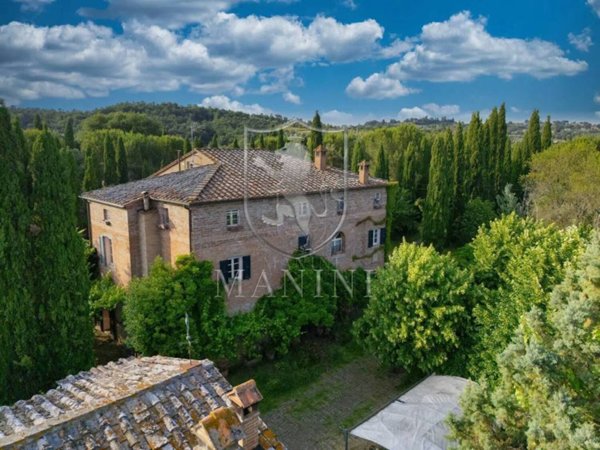 casa indipendente in vendita a Sinalunga