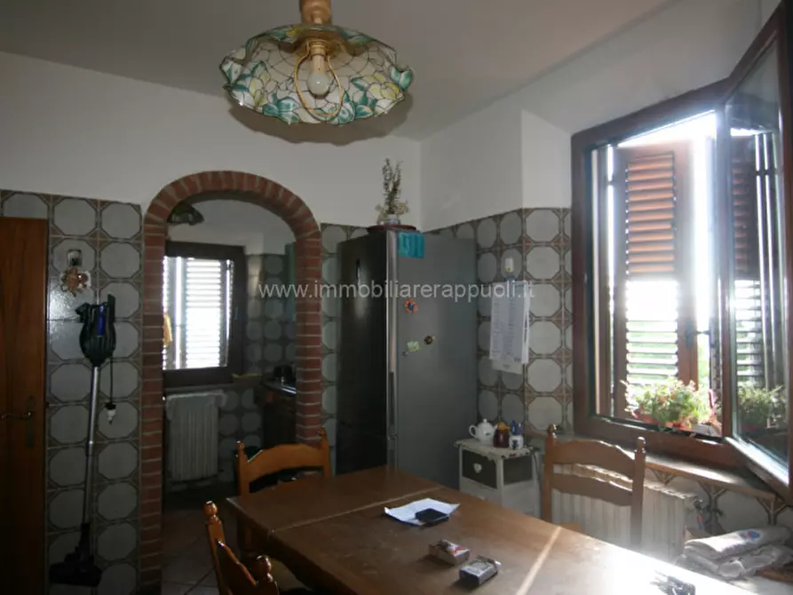 casa indipendente in vendita a Sinalunga