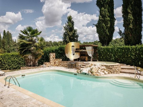 villa in vendita a Sinalunga