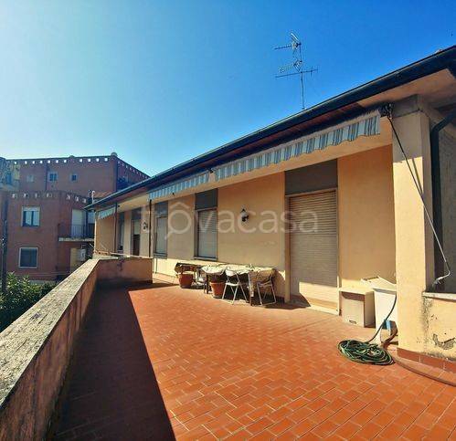 casa indipendente in vendita a Sinalunga
