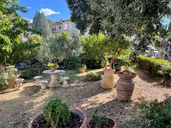 casa indipendente in vendita a Sinalunga in zona Bettolle