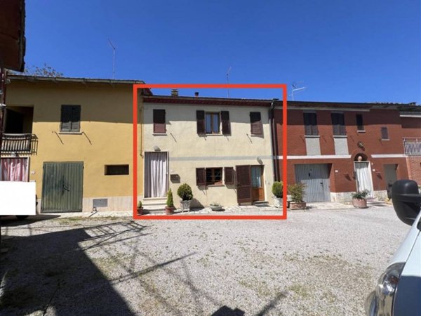 casa indipendente in vendita a Sinalunga