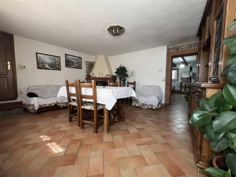 casa indipendente in vendita a Sinalunga