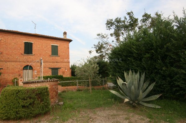 casa indipendente in vendita a Sinalunga