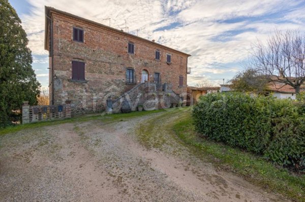 casa indipendente in vendita a Sinalunga