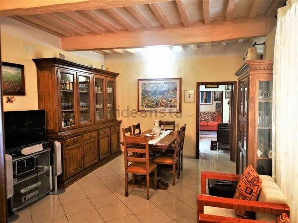 casa indipendente in vendita a Sinalunga