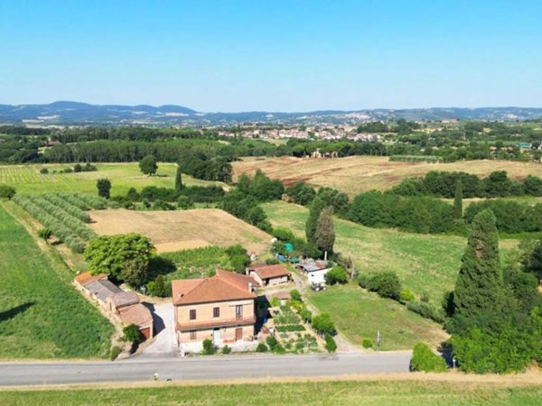 casa indipendente in vendita a Sinalunga