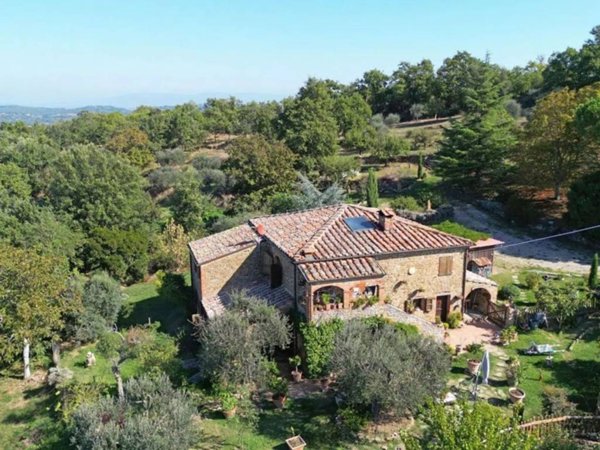 casa indipendente in vendita a Sinalunga