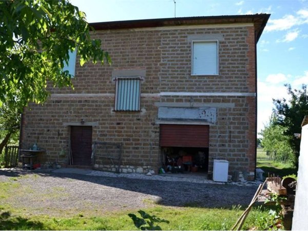 casa indipendente in vendita a Sinalunga