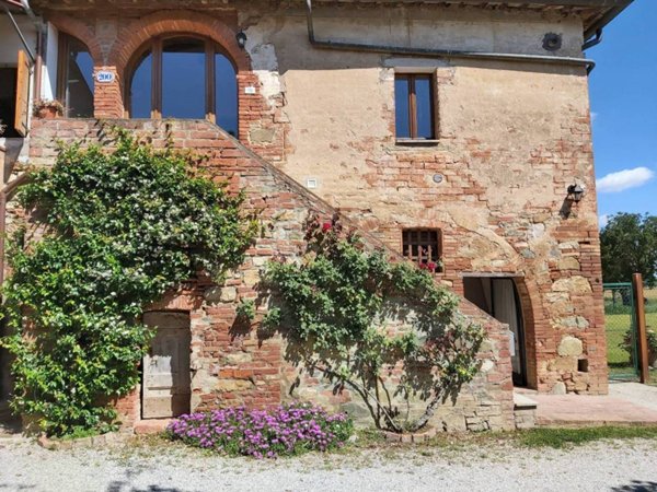 casa indipendente in vendita a Sinalunga