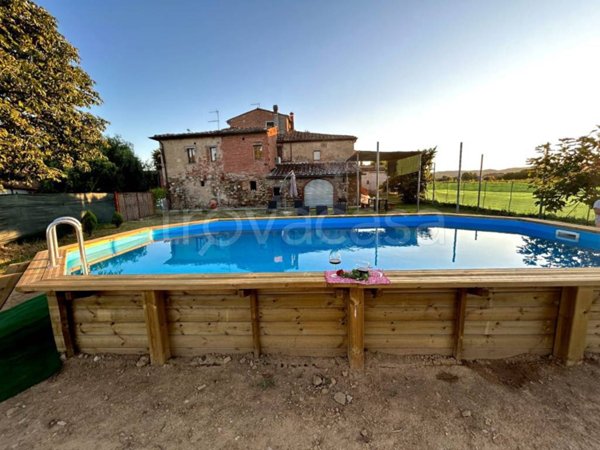 casa indipendente in vendita a Sinalunga