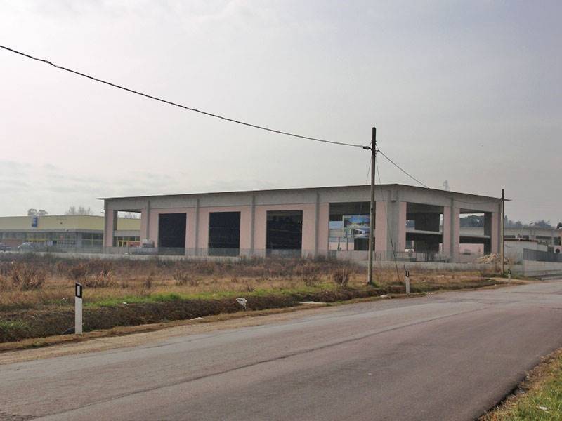 locale commerciale in vendita a Sinalunga in zona Bettolle